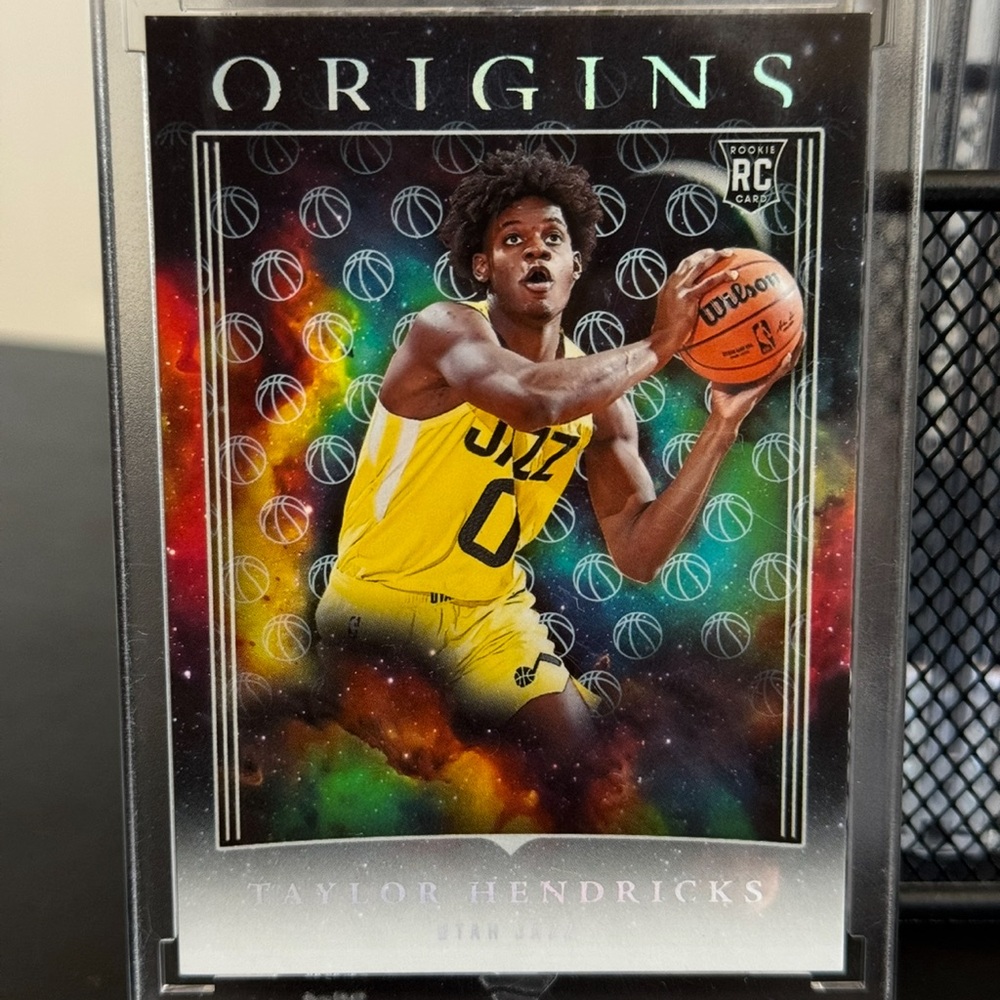 2023-24 Panini Origins - Taylor Hendricks #16 (RC)